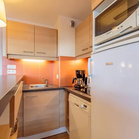 Confortable Avec Balcon Ensoleille Et Parking Couvert - Fr-1-351-213