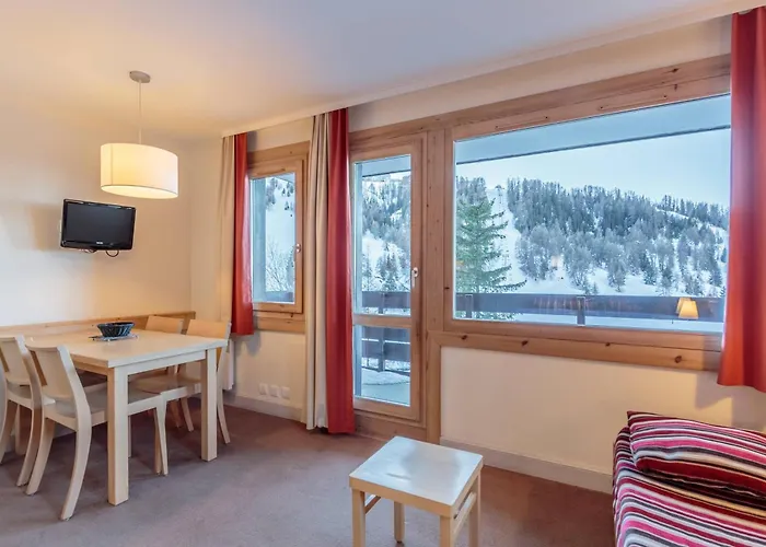 Confortable Avec Balcon Ensoleille Et Parking Couvert - Fr-1-351-213 * La Plagne
